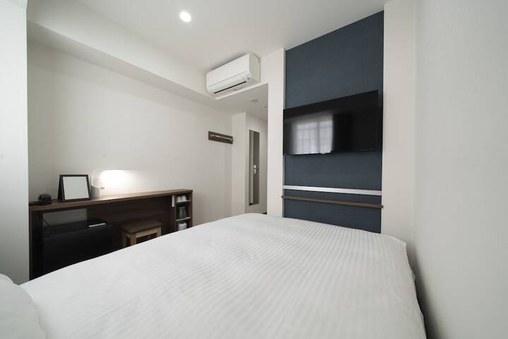 Room 12 of 26