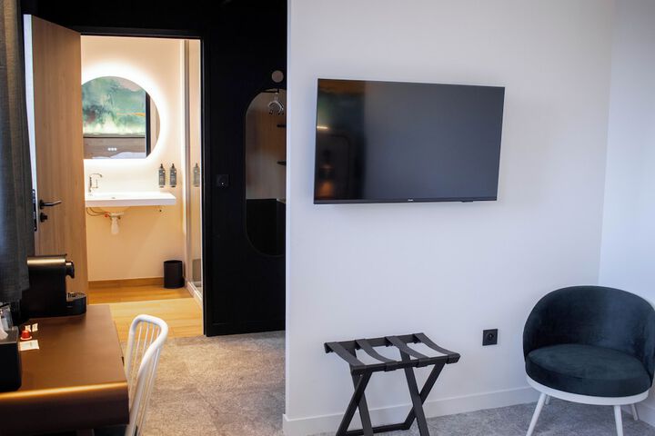 Room 20 of 99