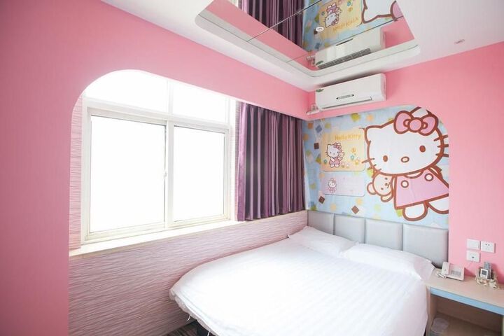 Room 13 of 17