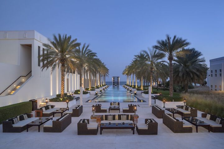 Hotel Pool