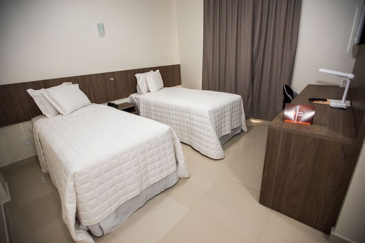 Room 5 of 10