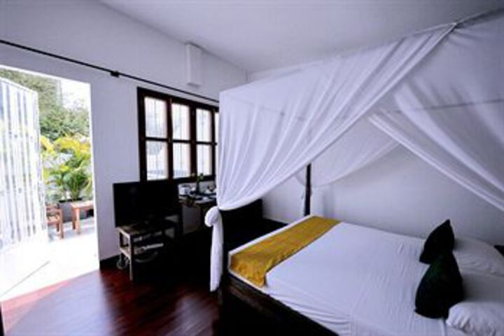 Room 10 of 24