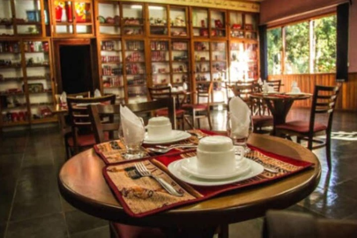 Breakfast/Coffee Service 19 of 31