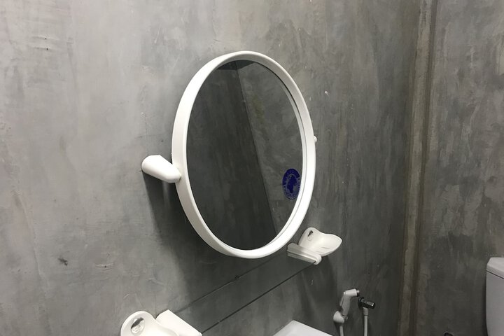Room 18 of 28