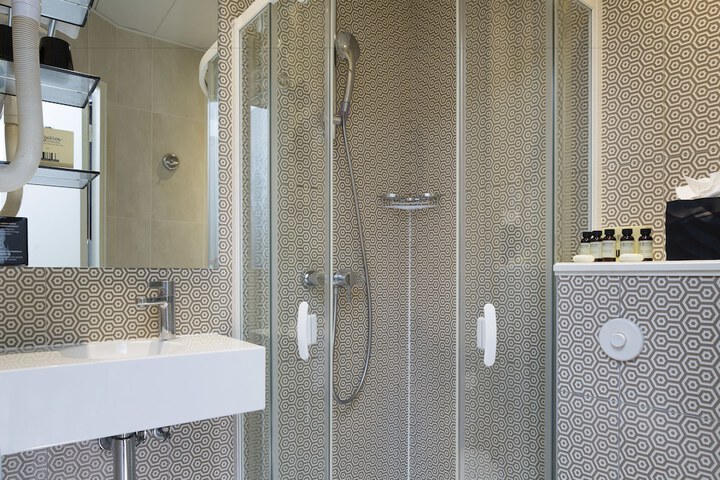 Clean Restrooms