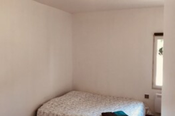 Room 8 of 19
