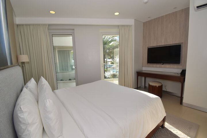 Room 21 of 120