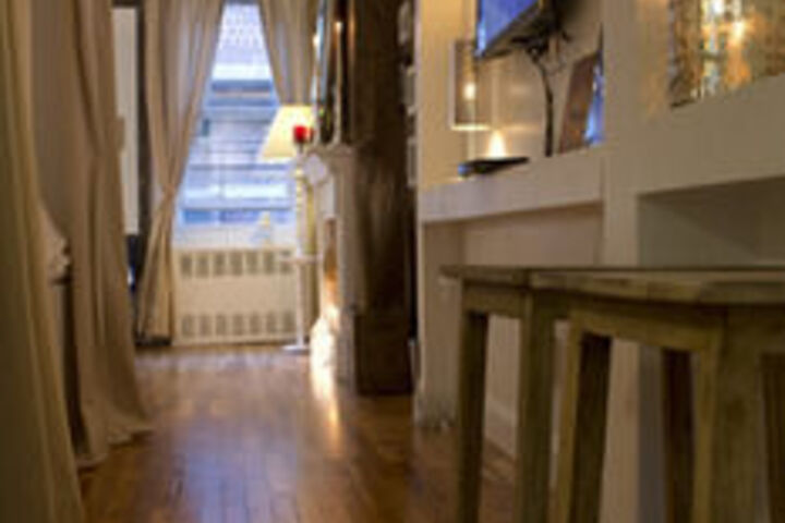 Room 17 of 38