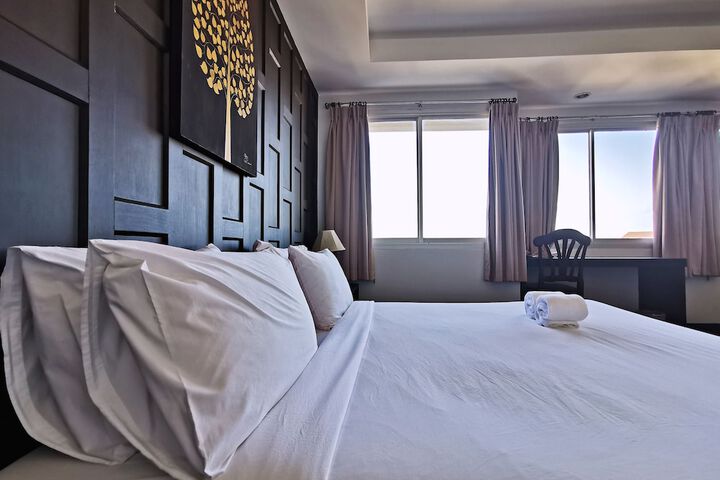 Room 6 of 27