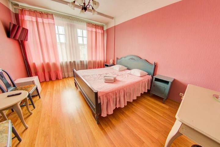 Room 167 of 272