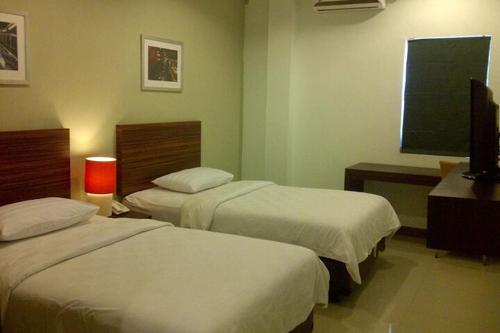 Room 16 of 37