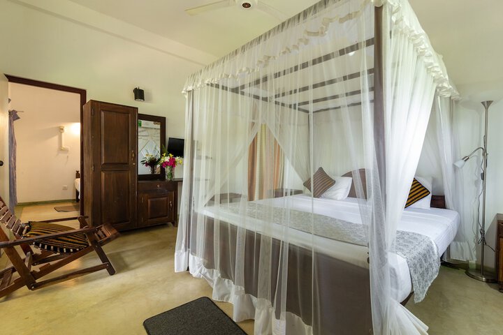 Room 43 of 118