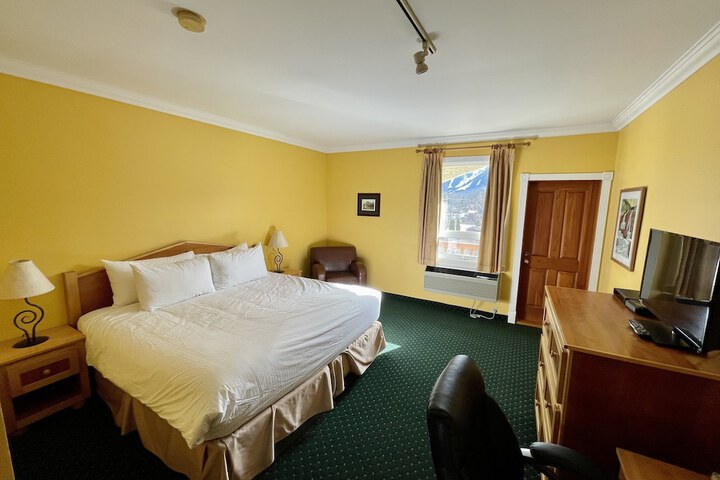 Room 17 of 60