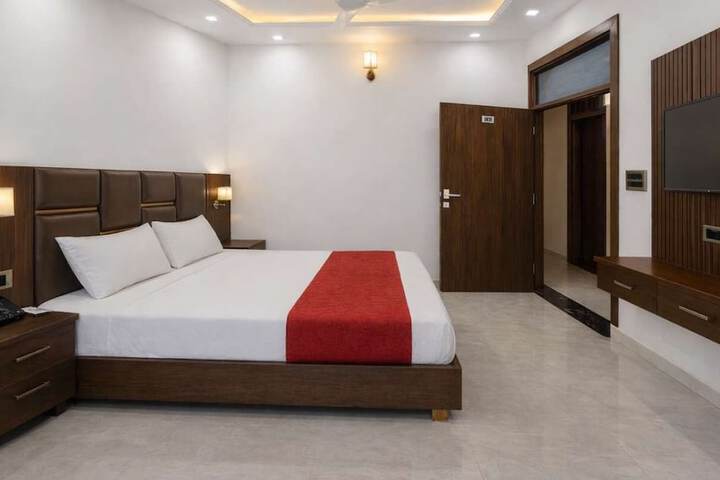 Room 3 of 14