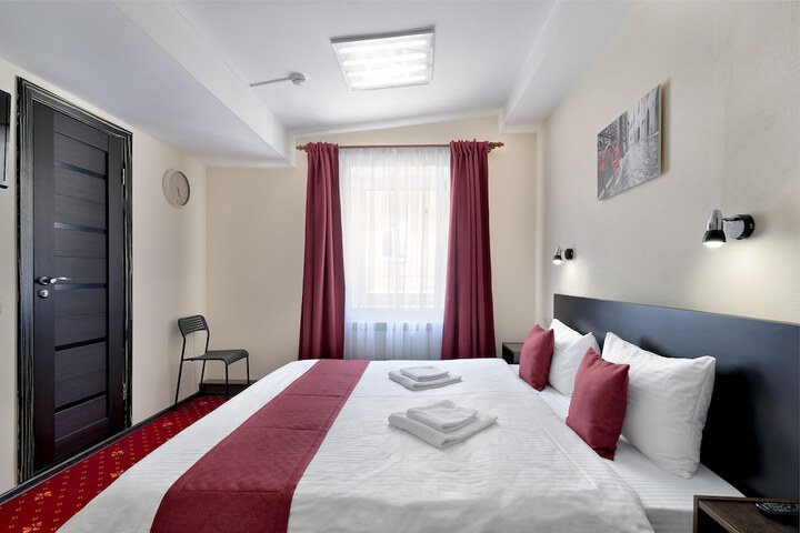 Room 13 of 40