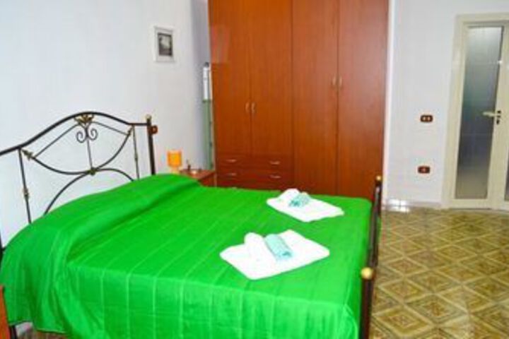 Room 3 of 9