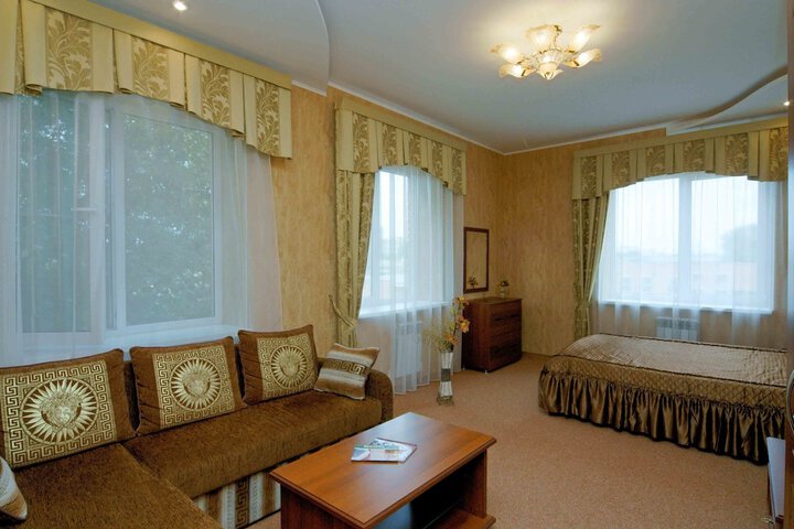 Room 4 of 34