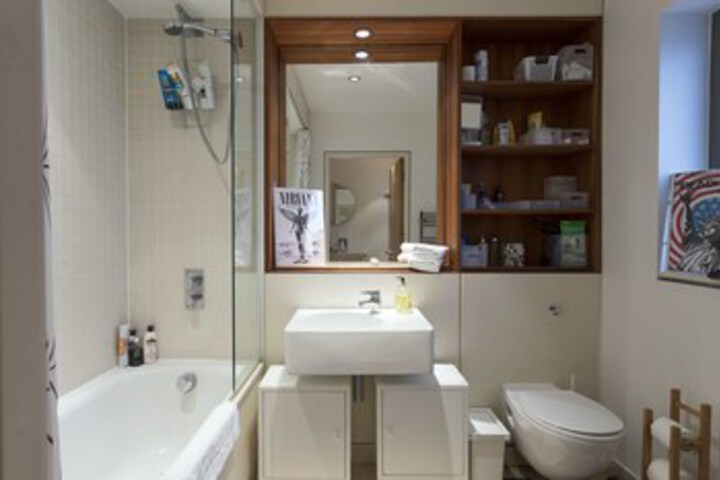 Room 4 of 22