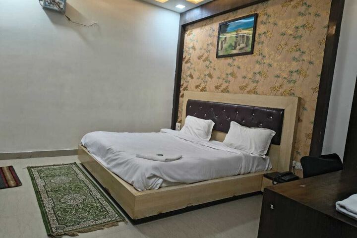 Room 2 of 19