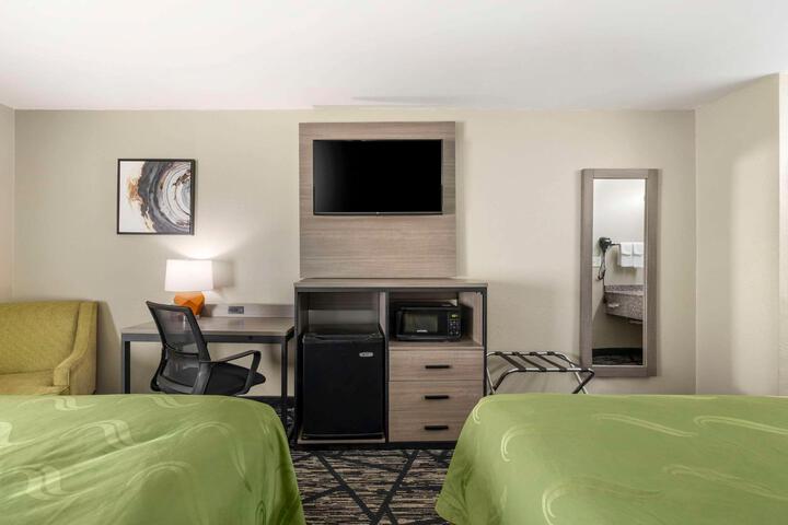 2 Double Beds (2 of 10)