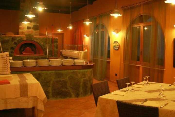 Dining 32 of 57