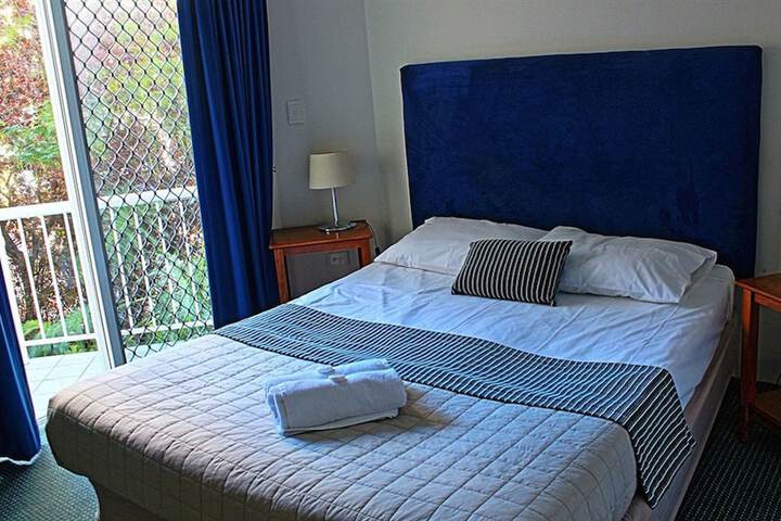 Room 5 of 25