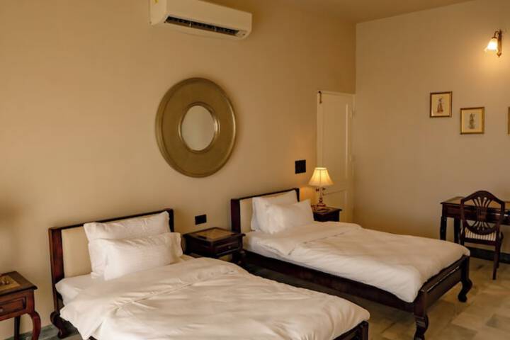 Room 20 of 53