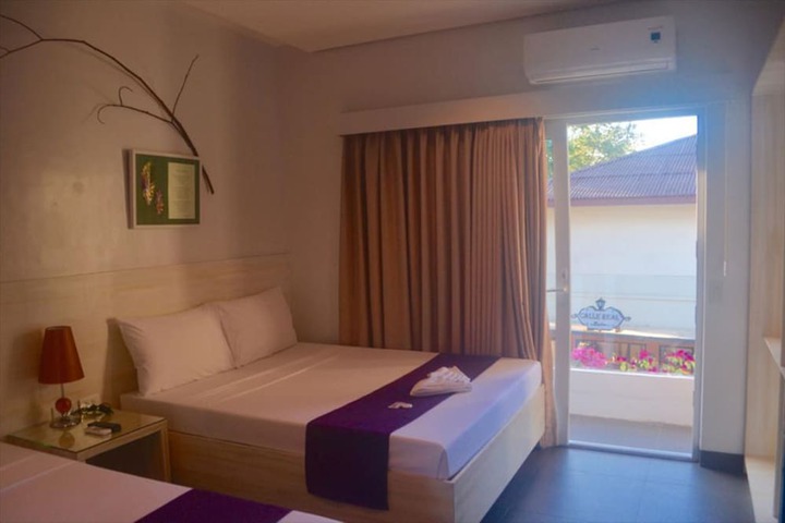 Room 3 of 42