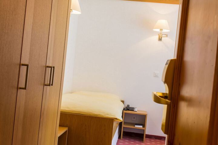Room 14 of 78