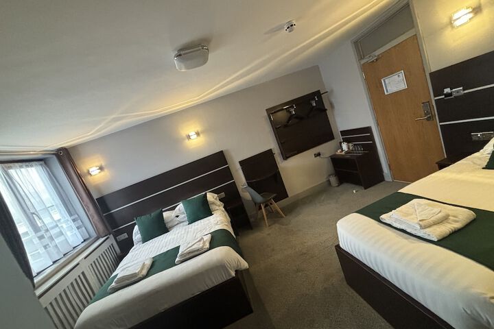 Room 10 of 86