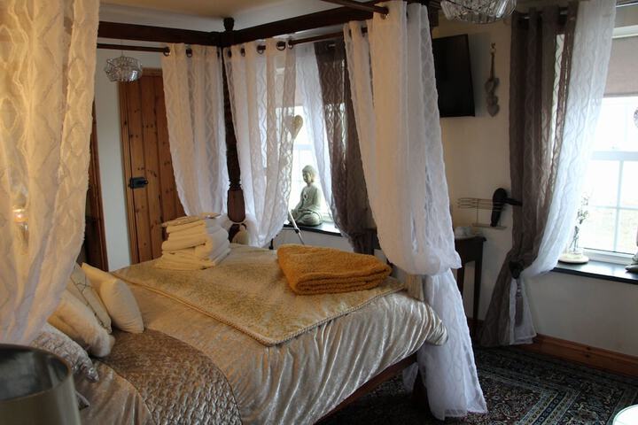 Room 6 of 64