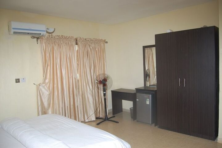 Room 7 of 20