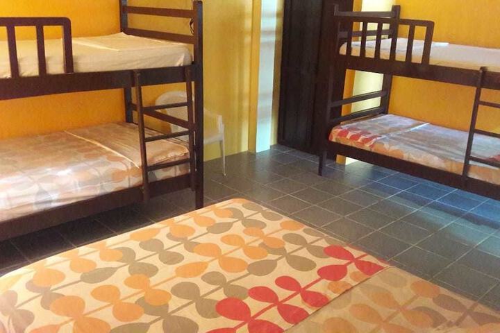 Room 4 of 27