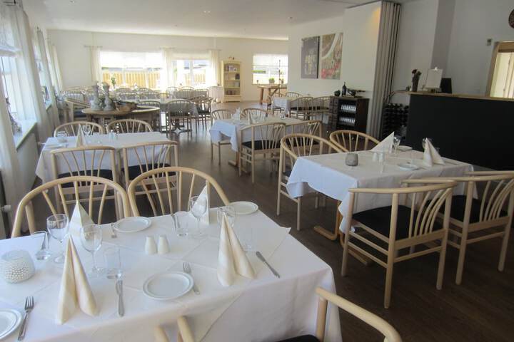 Dining 52 of 71