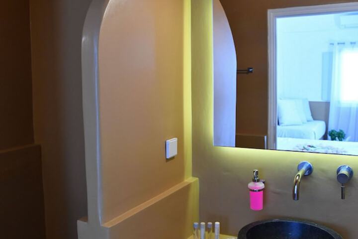 Room 10 of 79