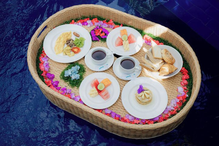 Breakfast/Coffee Service 30 of 49