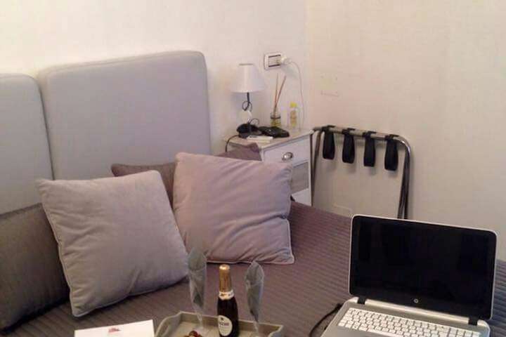 Room 7 of 11