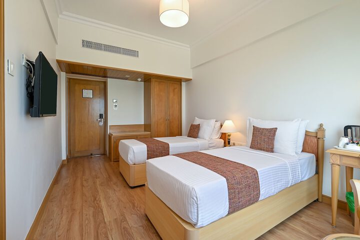 Room 44 of 110