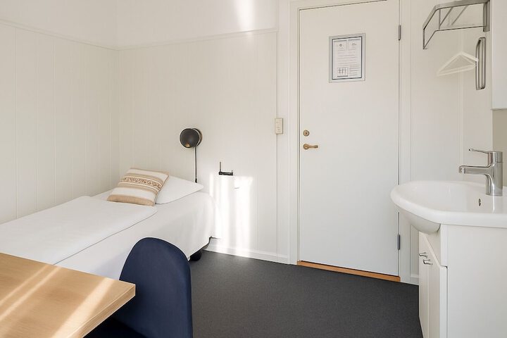 Room 10 of 26