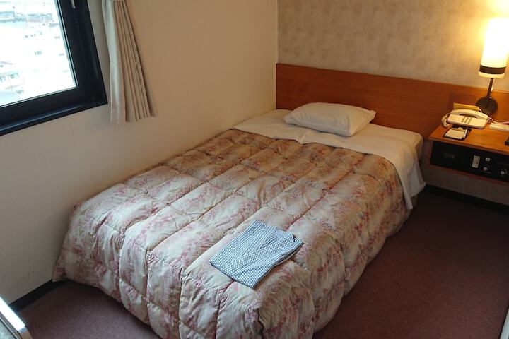 Room 9 of 20