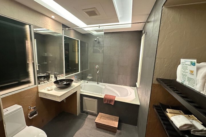 Room 53 of 91
