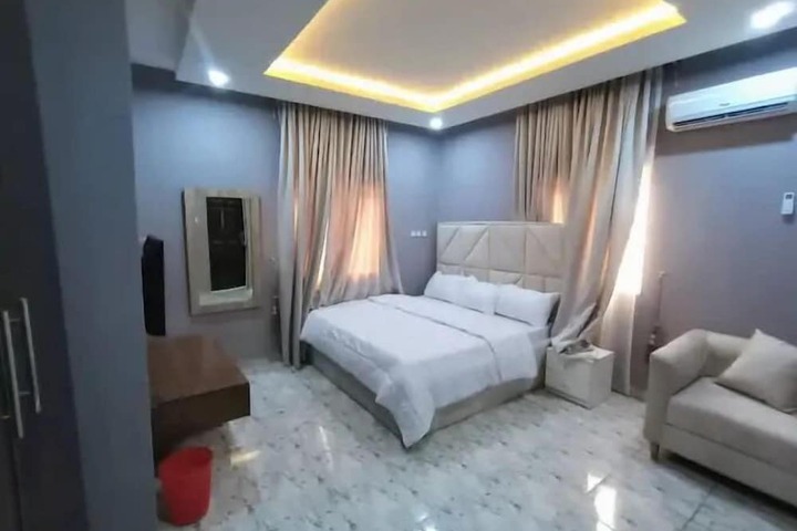 Room 6 of 39