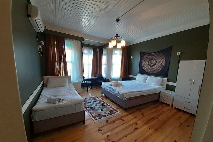 Room 28 of 63