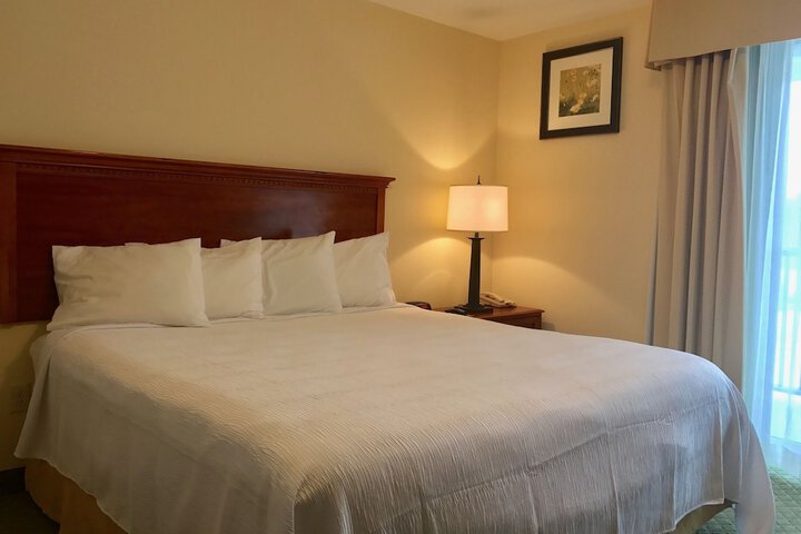 Suite King Size Bed (1 of 7)
