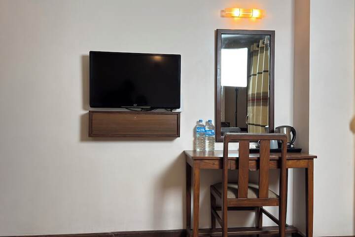 Room 9 of 50