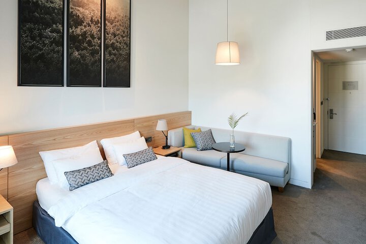 Room 15 of 145