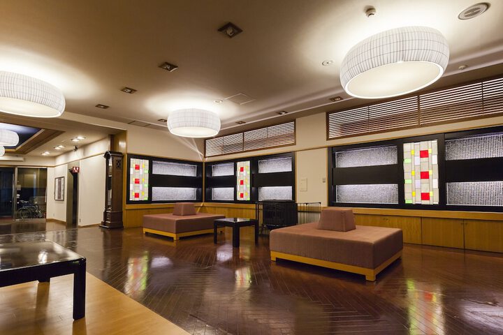 Entrance & Lobby