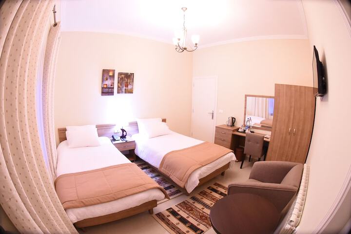 Room 13 of 25