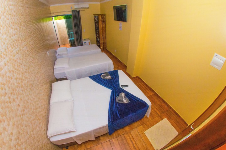 Room 10 of 36