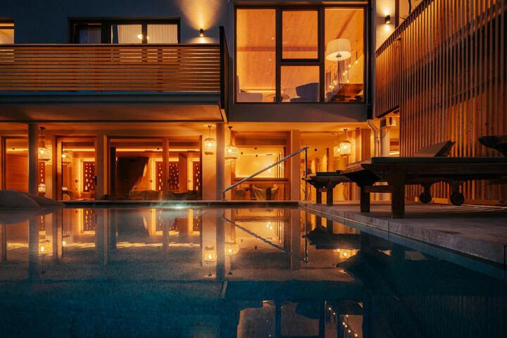 Helmhotel